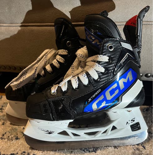 Black CCM JetSpeed XTRA PLUS Hockey Skates Regular Width Size 1.0 BladeTech blades