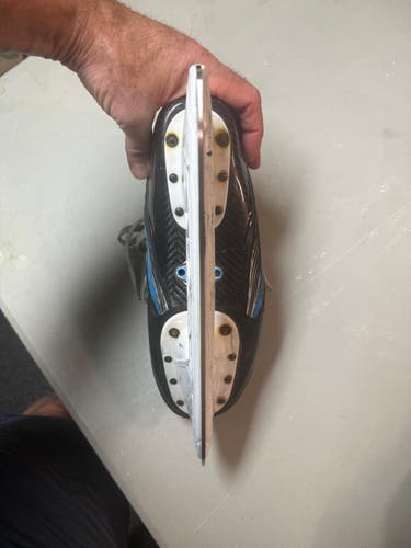 True TF9 Hockey Skates Regular Width 11 (Used)