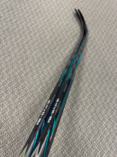 2-Pack Senior Bauer Right Handed Hockey Stick P92 65 Flex (New)