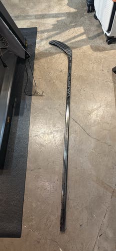 Senior Bauer Vapor Hyperlite 2 Right Handed Hockey Stick P92M 95 Flex (New)
