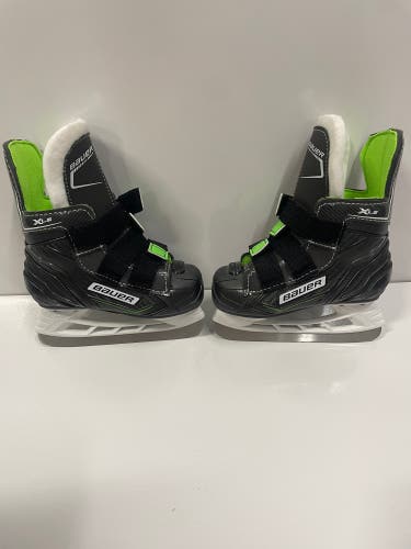 Black Bauer XLS Hockey Skates 6 (Used)