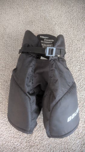 Youth Small Bauer Nexus 400 Hockey Pants (Used)