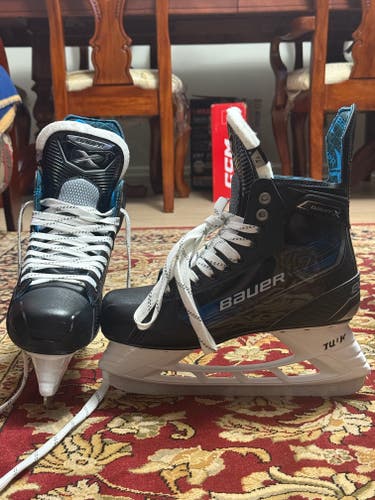 2022 Bauer Vapor X Hockey Skates Regular Width 7.5 (Used)