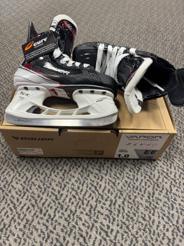 Bauer Vapor Fly 40 Hockey Skates Extra Wide Width Size 1 (New)