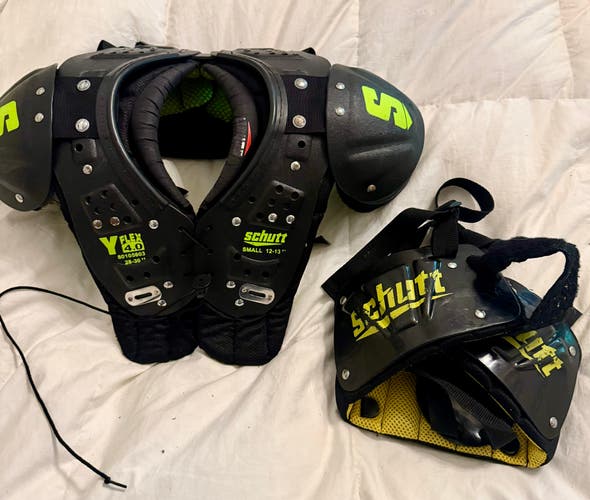 Small Youth Schutt Y Flex 4.0 Youth Shoulder Pads (Used)