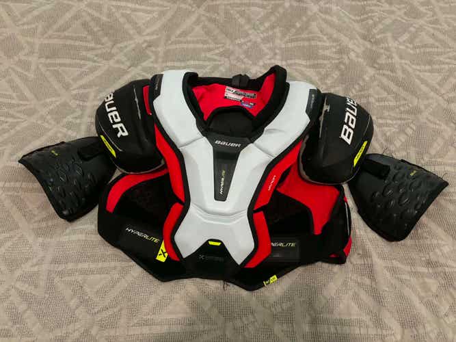 Bauer Hyperlite Hockey Shoulder Pads, Size Intermediate Large