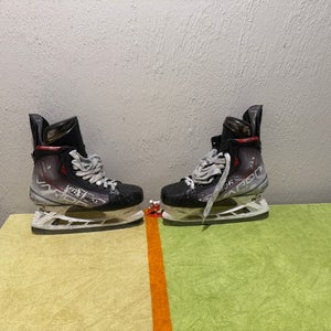 Red 2021 Bauer Vapor Hyperlite Hockey Skates Pro Stock 8 (Used)