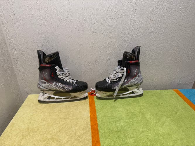 Red 2021 Bauer Vapor Hyperlite Hockey Skates Pro Stock 8 (Used)