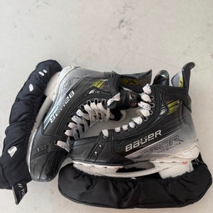2023 Bauer Vapor Hyperlite 2 Hockey Skates Pro Stock Size 5 (Used)