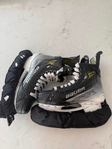 2023 Bauer Vapor Hyperlite 2 Hockey Skates Pro Stock Size 5 (Used)
