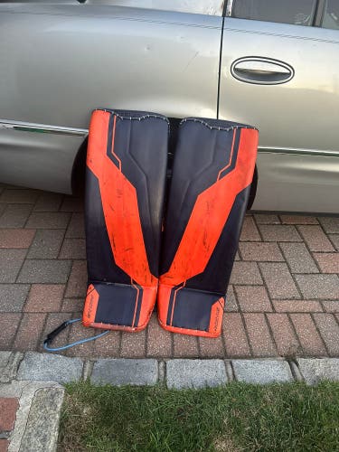 33" Bauer Supreme Shadow Goalie Leg Pads (Used)