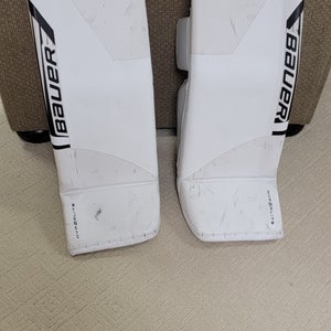 Medium Bauer Vapor Hyperlite 2 Goalie Leg Pads (Used)