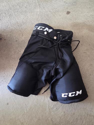 Junior Small CCM Tacks 9550 Hockey Pants (Used)
