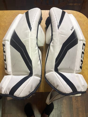 24" CCM YTFLEX 3 Goalie Leg Pads (Used)