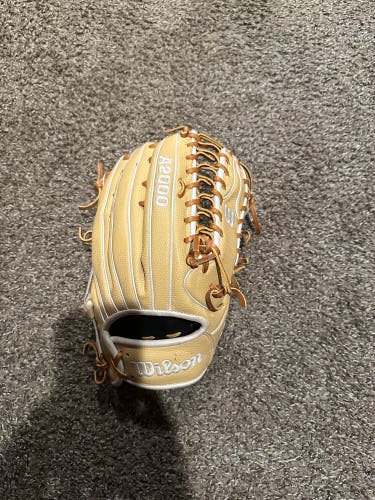 Wilson A2000 RH Outfield Baseball Glove 12.75" (New)
