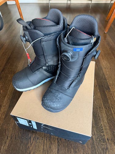 Size M 10.0 (W 11.0) Burton Ion Snowboard Boots (New)