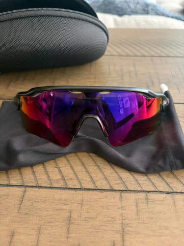 Black Adult One Size Fits All Men's Oakley Sunglasses (Used)
