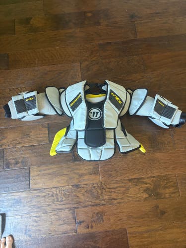 Large 2021 Warrior Ritual X3E Goalie Chest Protector (Used)
