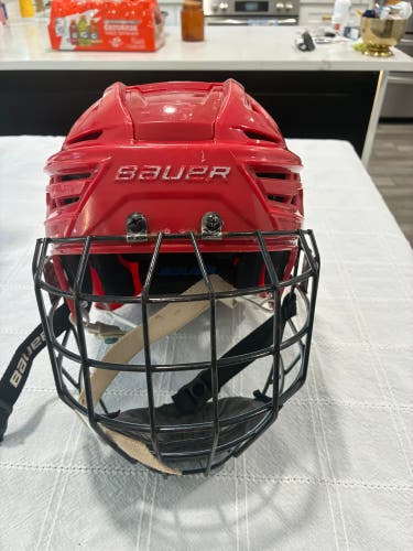 Large Bauer Re-Akt 155 Helmet (Used)