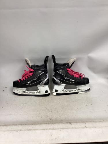 Used CCM RIBCORE 76K Junior Hockey Skate Junior 03 11851-S000050014