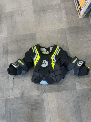 Used Vaughn VELOCITY Senior Shoulder Pads MD 11614-S000242225