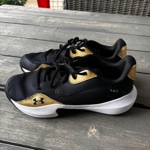 Men's Size M 8.0 (W 9.0) Under Armour Shoes (Used)