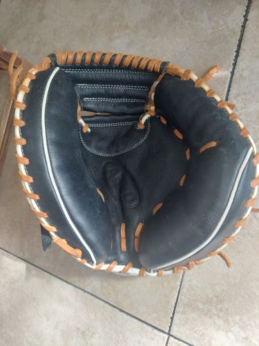 Wilson RH A550 Catcher's Glove 32" (Used)