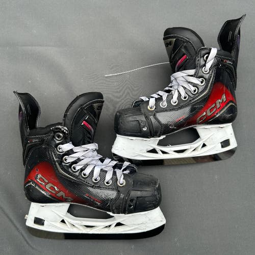 Junior CCM JetSpeed FT8 Pro Hockey Skates | Size 1