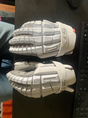 STX Surgeon RZR2 Lacrosse Goalie Gloves (Used)