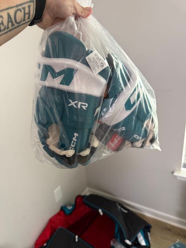 New Senior CCM Tacks XR Gloves 13" 14" 15" San Jose Sharks Colorway