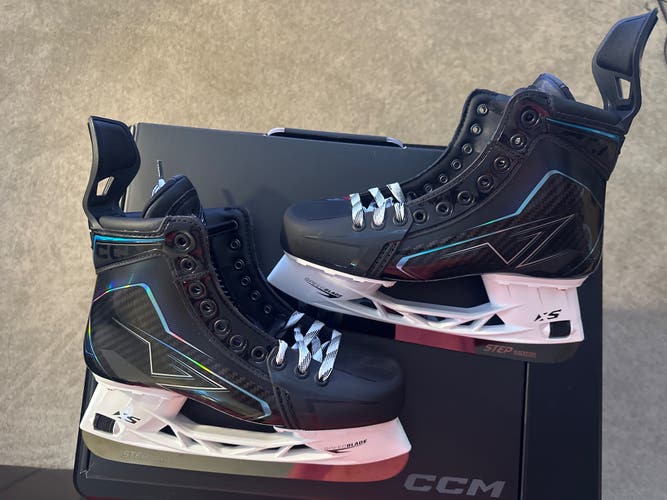 2026 CCM Vizion Hockey Skates Regular Width 8 (New)