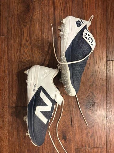White Men's Size M 14.0 (W 15.0) Adult New Balance Low Top Metal (Used)