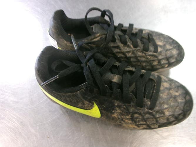 Used Nike TIEMPO Soccer Cleats Black Youth 11.0 11868-S000071082