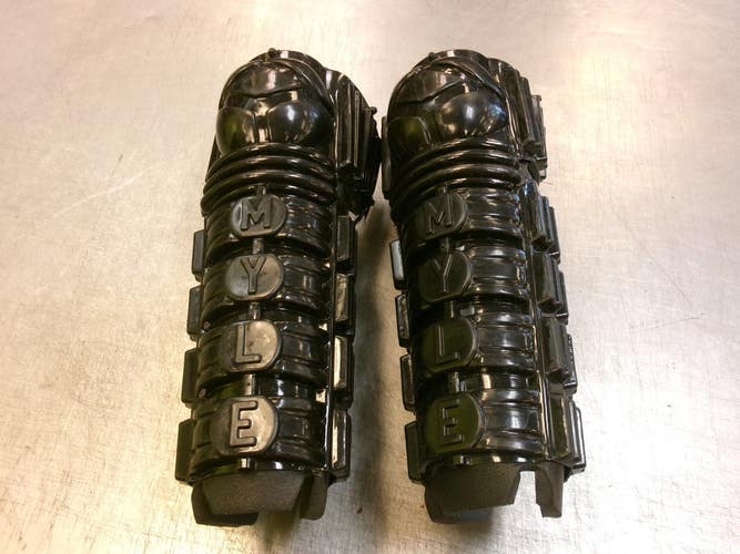 Used Mylec STREET Youth Shin Guards Black 11" 11339-S000205536