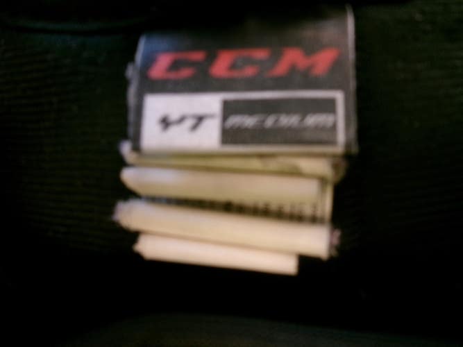 Used CCM QLT Junior Shoulder Pads SM 11339-S000203169