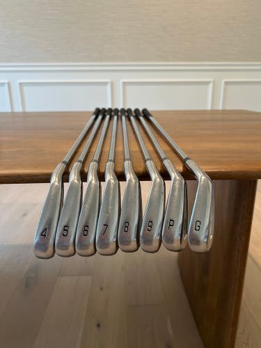 Mizuno JPX 921 Forged 4-P,G RH Iron Set Stiff Flex (8 Piece)