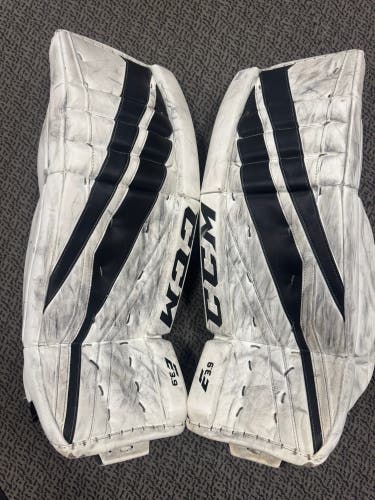 33" +1 CCM Extreme Flex E3.9 Goalie Leg Pads (Used)