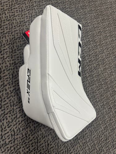 CCM Intermediate Extreme Flex 7.9 Regular (New)