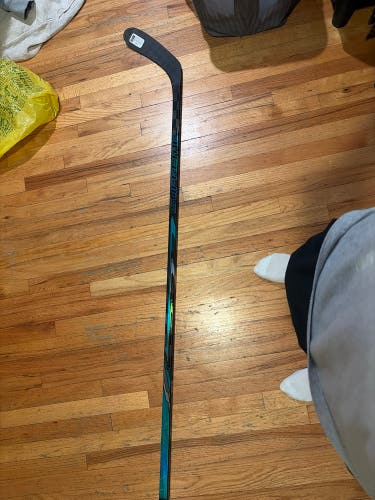 Senior Bauer Left Hand Hockey Stick P28 77 Flex (New)