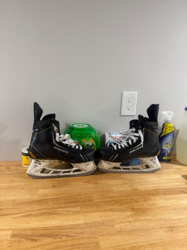 2012 Bauer Supreme TotalOne NXG Hockey Skates Regular Width Pro Stock 9 (Used)