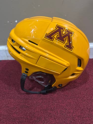 University of Minnesota Medium CCM Tacks 910 Helmet Pro Stock (New) Item#MNNH