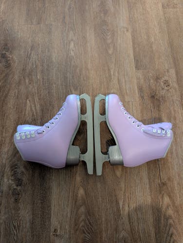 Jackson Ultima Figure Skates B Adult 4 (New)