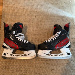 2023 CCM JetSpeed FT6 Hockey Skates Wide Width Size 4 (Used)