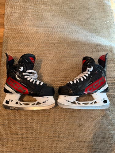 2023 CCM JetSpeed FT6 Hockey Skates Wide Width Size 4 (Used)