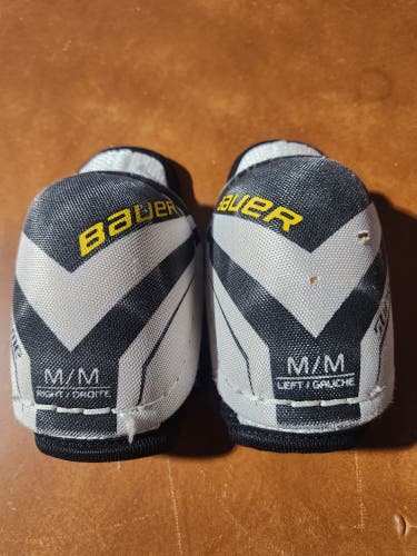 Youth Medium Bauer Supreme 150 Elbow Pads (Used)