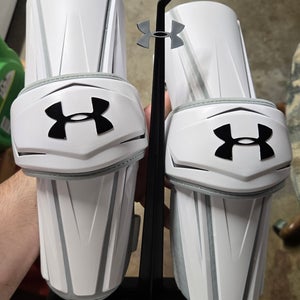 Medium Adult Under Armour Revenant Arm Pads (New)