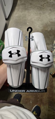 Medium Adult Under Armour Revenant Arm Pads (New)