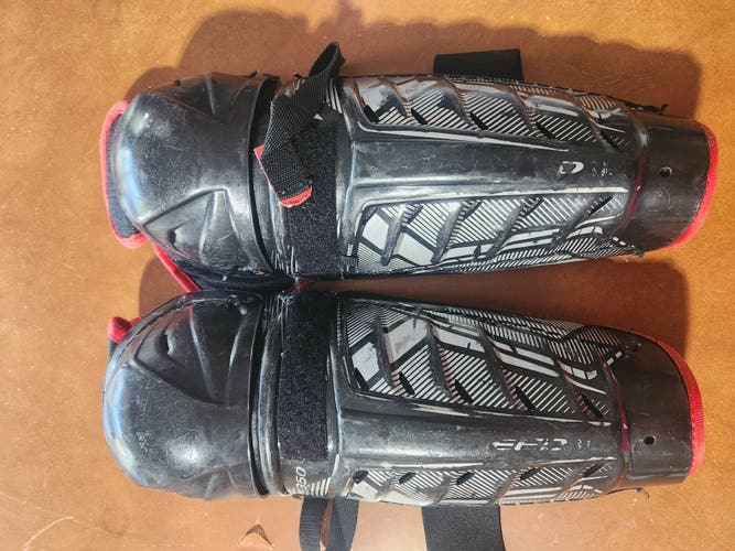 Junior CCM JetSpeed FT350 11" Shin Pads (Used)