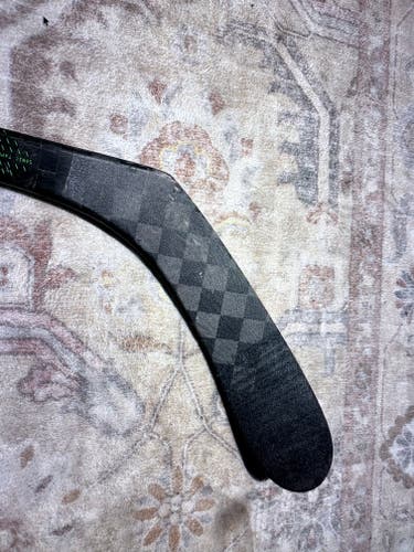 Bauer Supreme UltraSonic Hockey Stick P28 Senior Used Right Handed