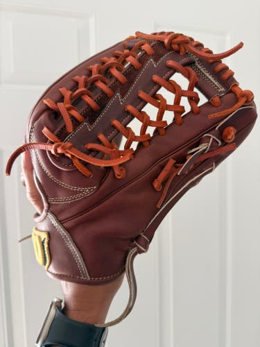 Wilson Staff RHT D8 Outfield Baseball Glove 12.5" Hard ball Made in Japan